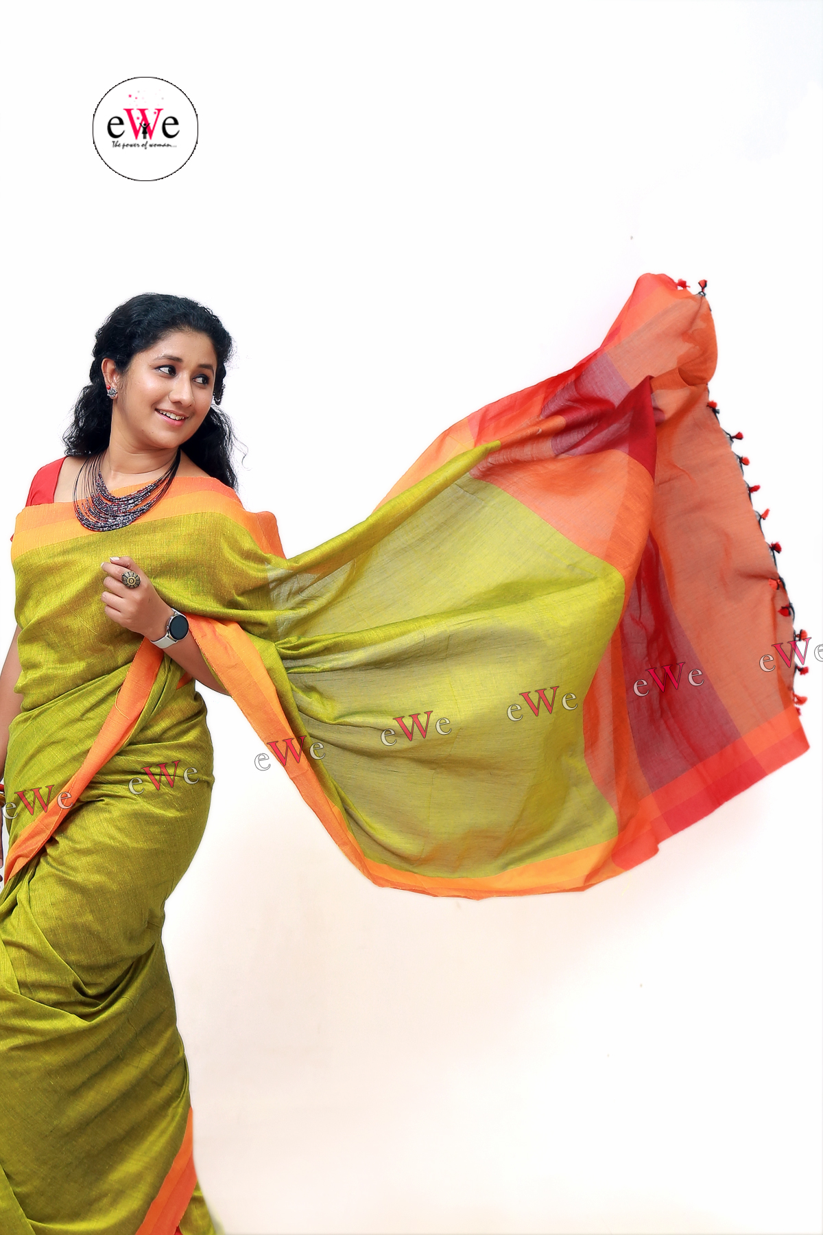 Handloom Design Saree ( Green, Meroon)