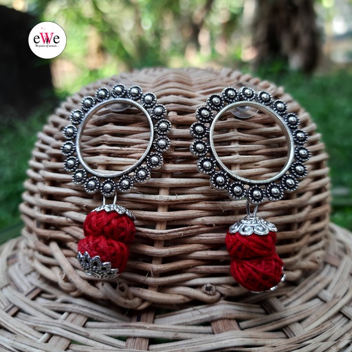 Oxidized Silver Stead With Red Woolen Thread Hanging Earrings [eomihjy1007]